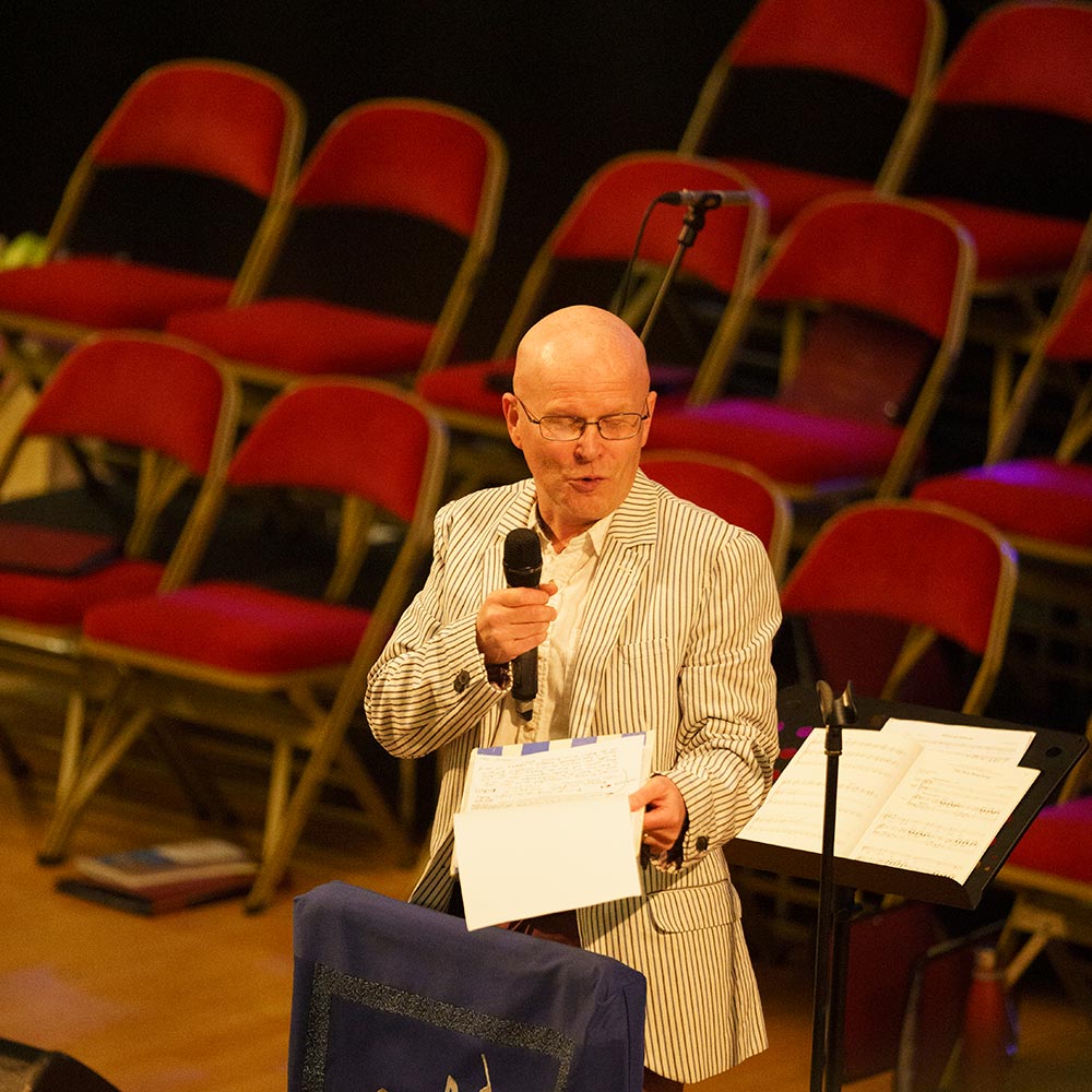 Auctioneer Colin Ashwood in full flow